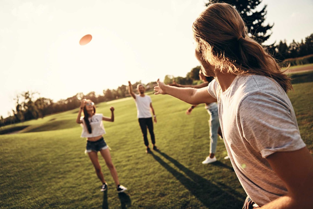 Ultimate Frisbee: The Game of Throws